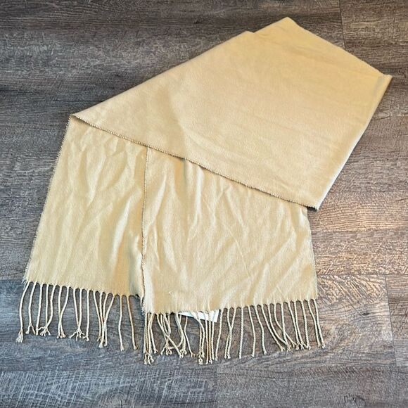 D&Y Softer Than Cashmere Camel Fringe Scarf 67” Neutral Beige Wrap - Picture 2 of 6